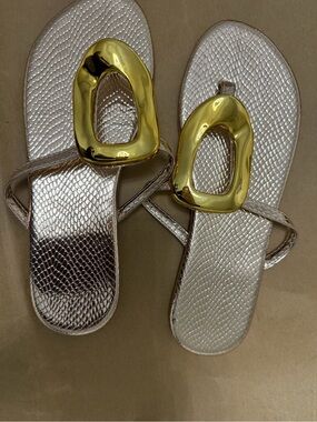 Metallic Gold Accent Women's Slide Sandals - Rose Gold Upper